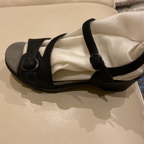 Dansko black leather sandals, adjustable straps, good arch support, size 39 EUC - Picture 5 of 6